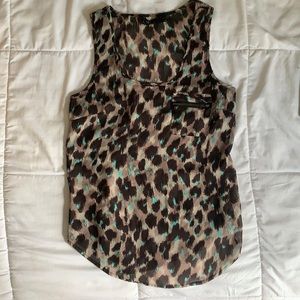 Beautiful leopard shirt with a touch of turquoise